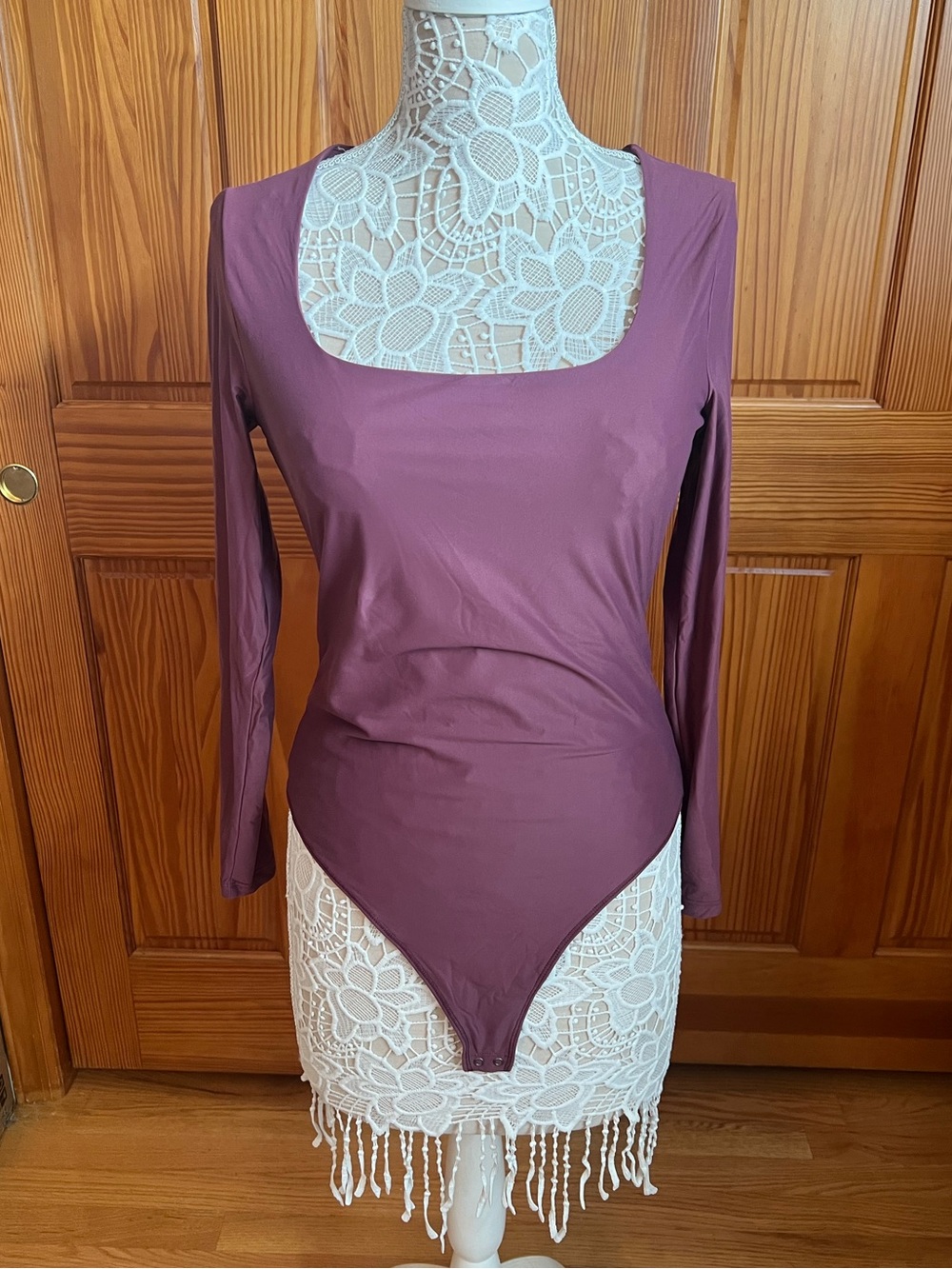 NWT Abercrombie Long Sleeve Squareneck Bodysuit in Burgundy